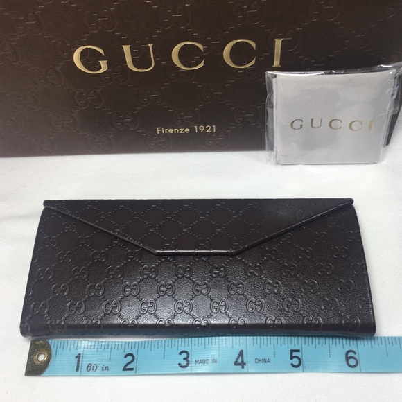 Gucci NEW sunglass case,cleaning cloth & Gucci bag - Picture 4 of 7